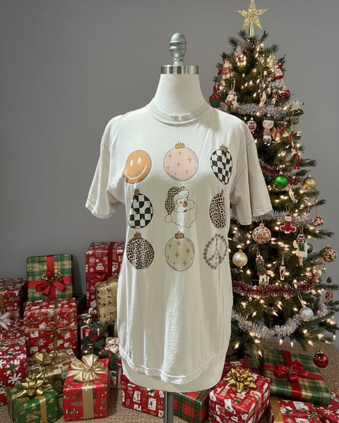 "KC" Cream Christmas Ornament Graphic TEE: Small