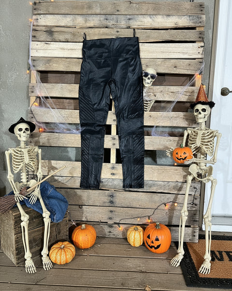 "KC" Black Pleat Detail Leggings: Small