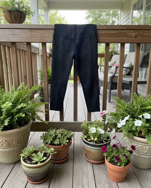 "KC" VS Pink Snakeskin Black Yoga Pants: Small