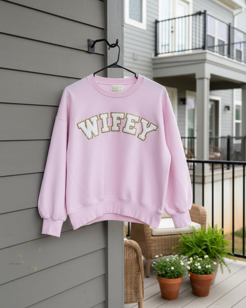"KC" Pink Chenille 'Wifey' Sweatshirt: Small