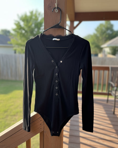 "KC" Round Neck Snow Leopard Bodysuit NWT: Small