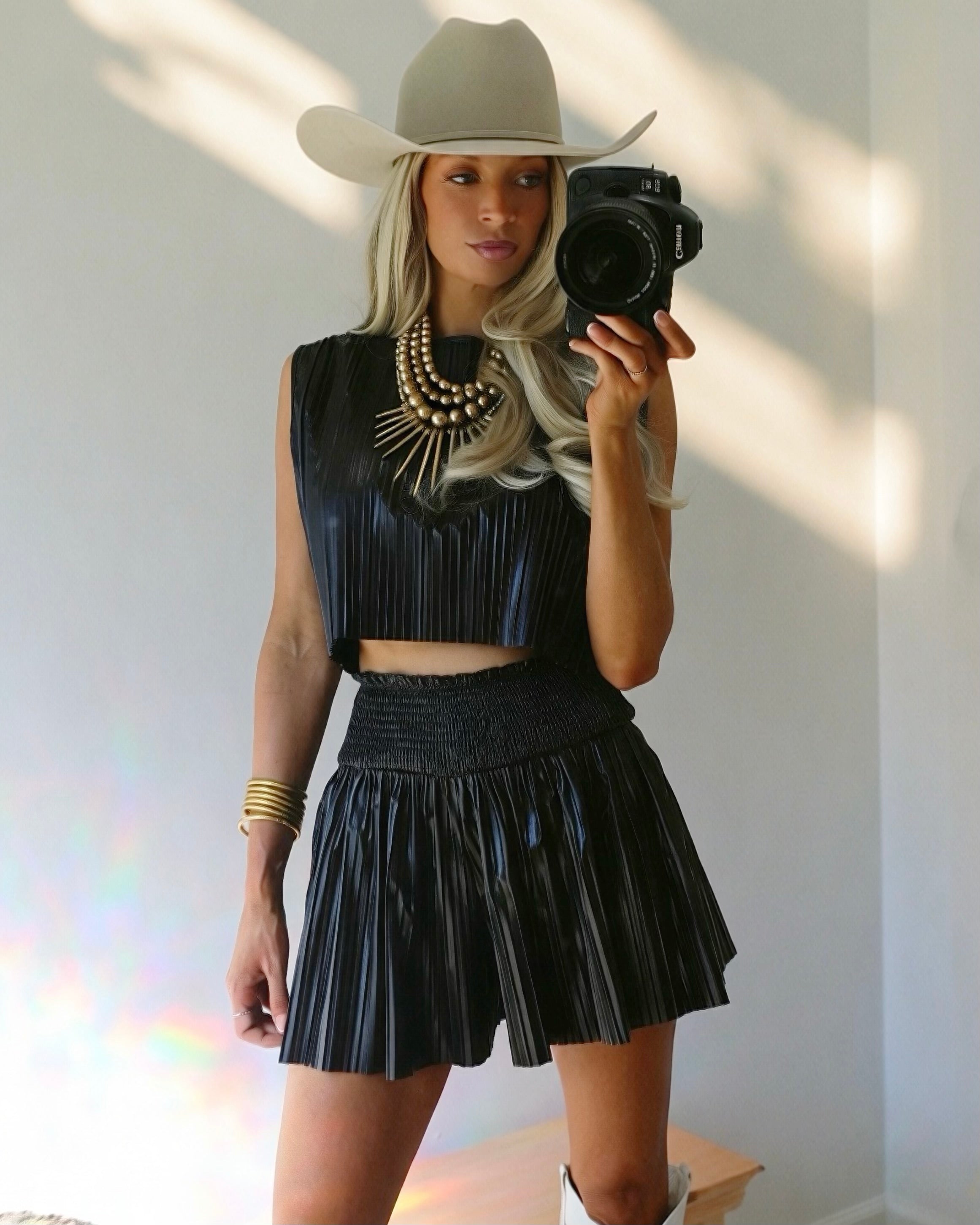 BACK IN BLACK leather set