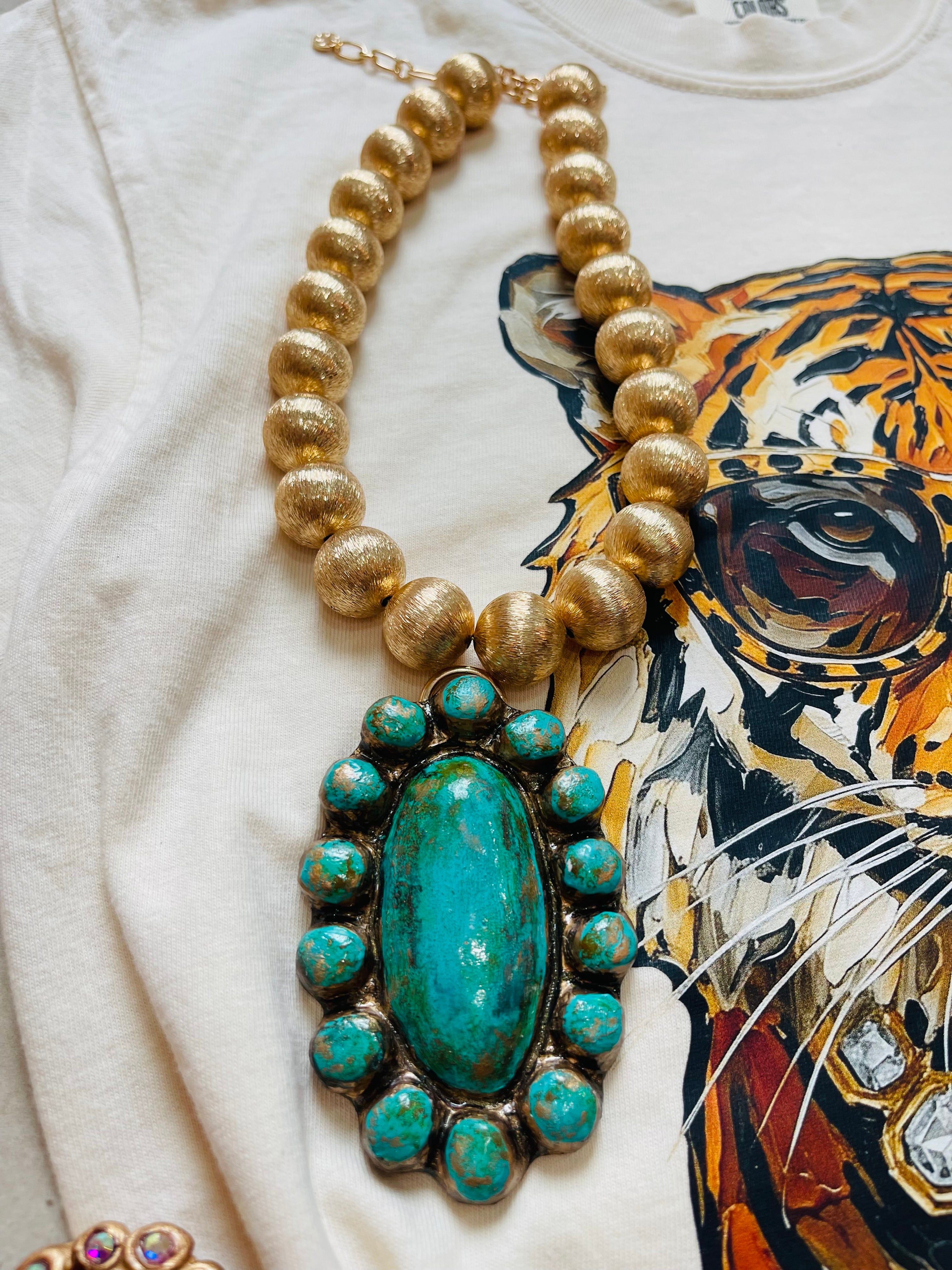 The Lora Necklace