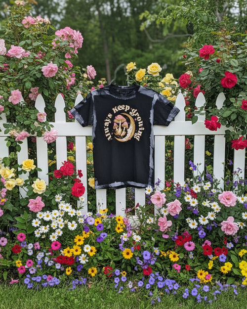 "KC" 'Always Keep Growin' GraphicTee: Medium