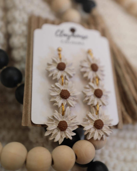 Sulien 3 Tiered Daisy Clay Earrings - The Lace Cactus