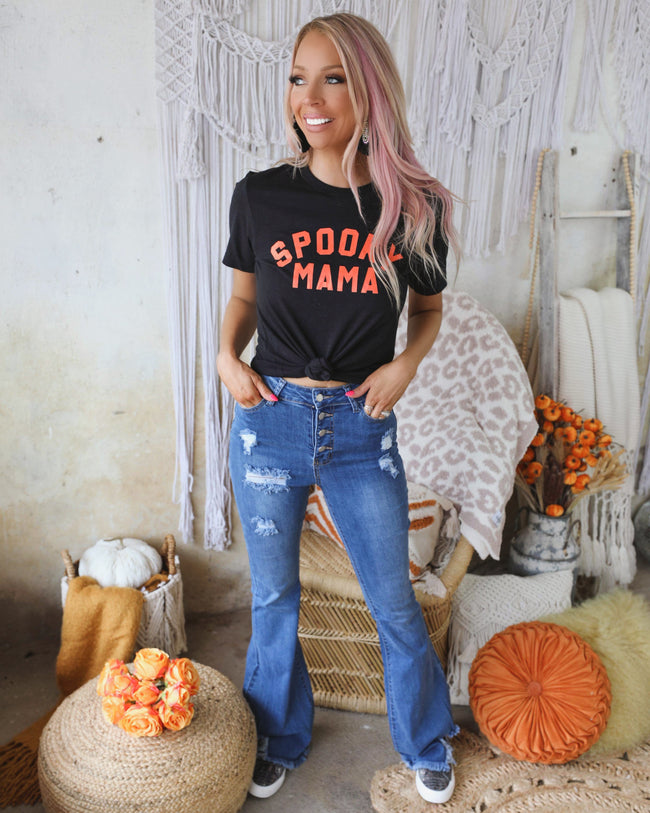 Black "Spooky Mama" Graphic Tee - The Lace Cactus