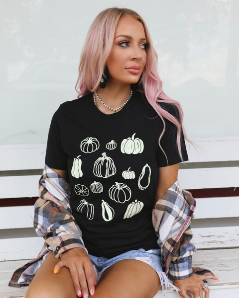 Black Pumpkin Gourd Graphic Tee - The Lace Cactus